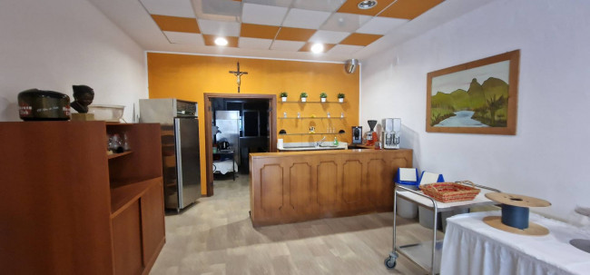 Locale commerciale in vendita a Campli