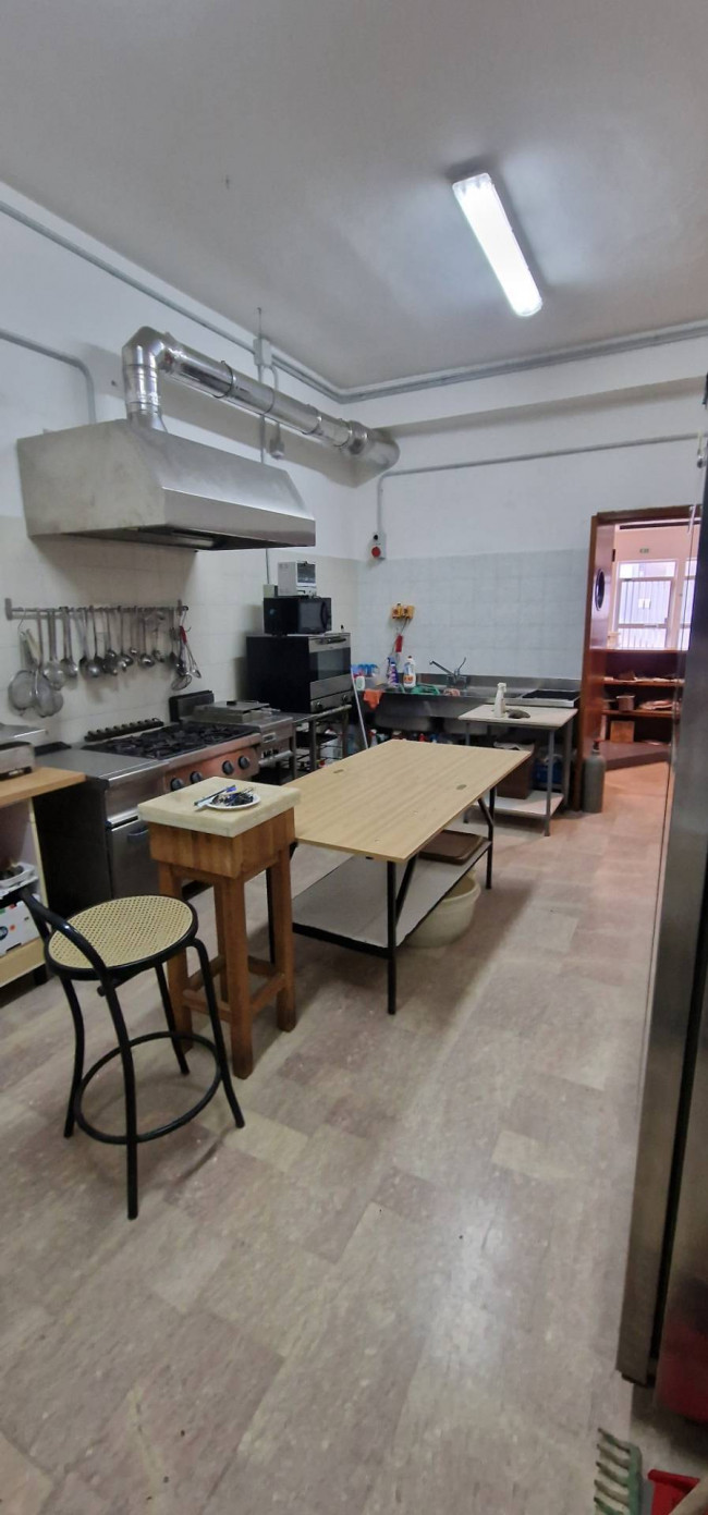 Locale commerciale in vendita a Campli
