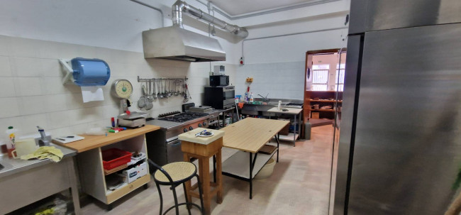 Locale commerciale in vendita a Campli
