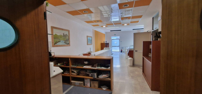 Locale commerciale in vendita a Campli