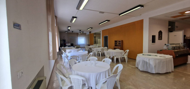 Locale commerciale in vendita a Campli