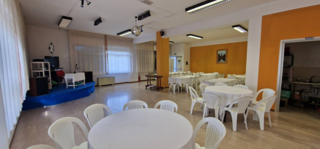 Locale commerciale in vendita a Campli