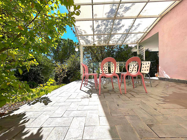 Villa con terrazzo e giardino in vendita a Teramo