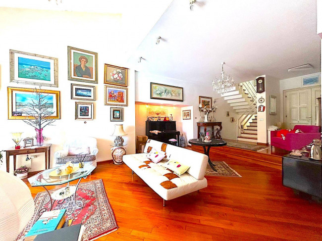 Villa con terrazzo e giardino in vendita a Teramo