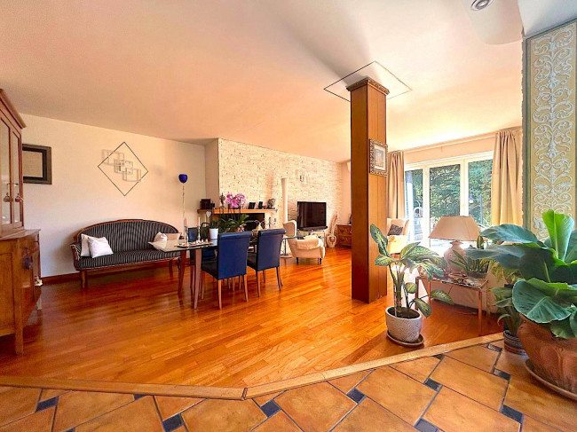 Villa con terrazzo e giardino in vendita a Teramo