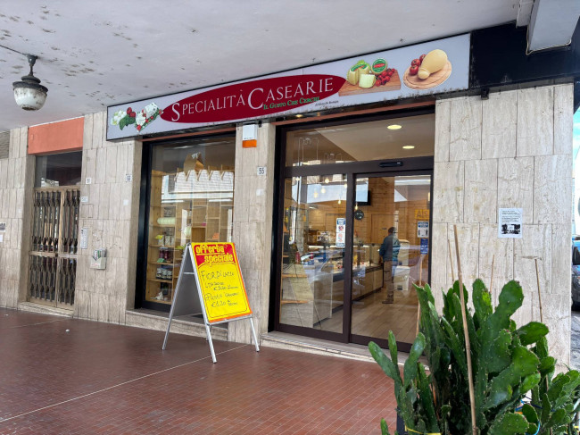Locale commerciale in vendita a Teramo