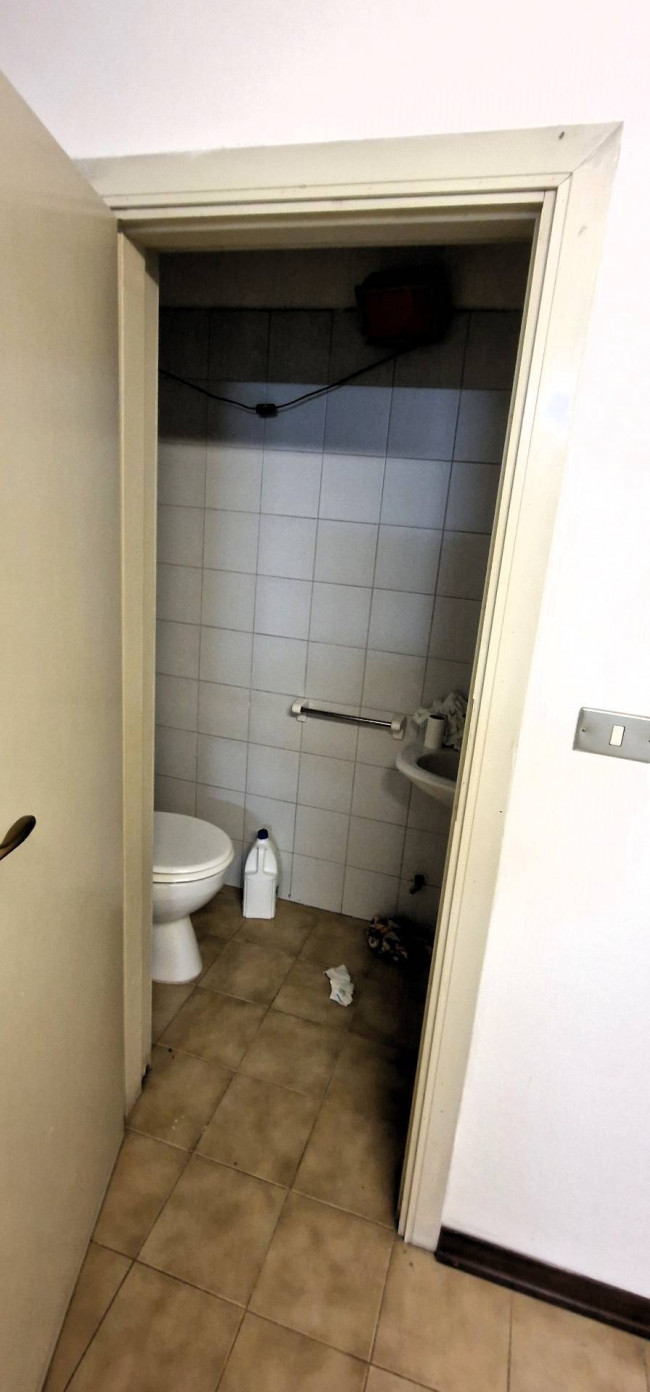 Locale commerciale in vendita a Teramo