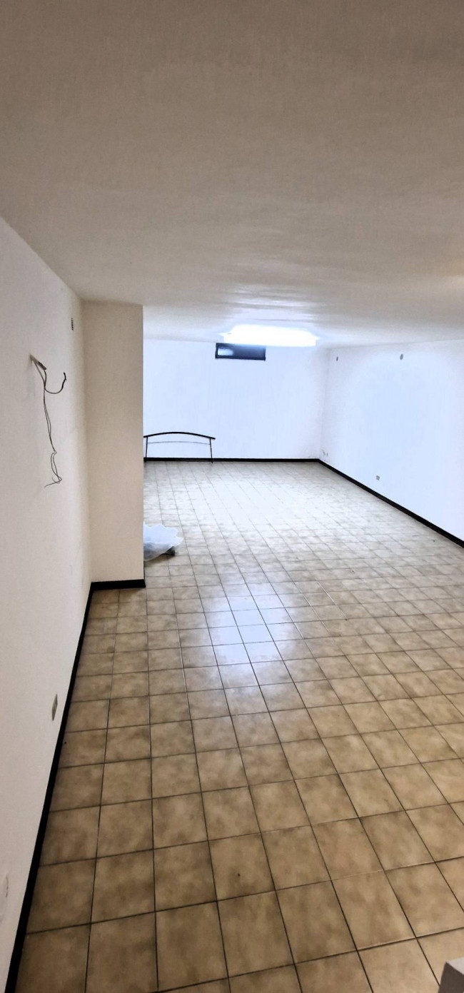 Locale commerciale in vendita a Teramo