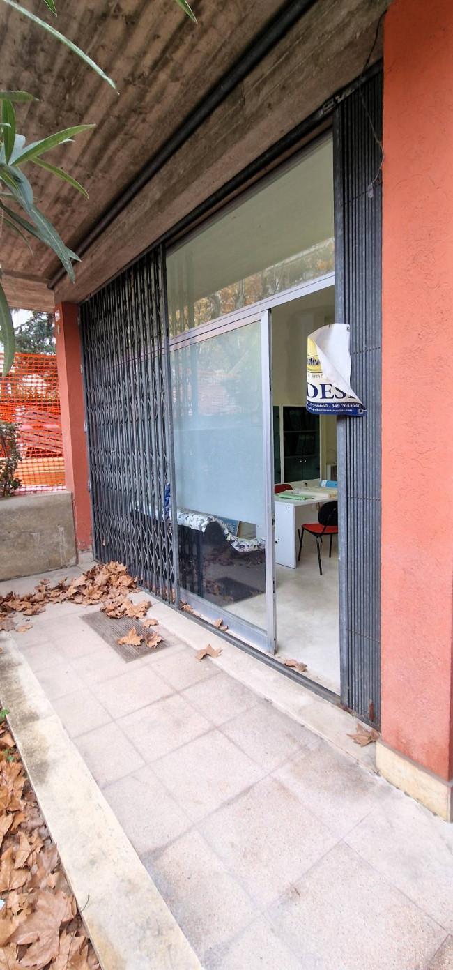 Locale commerciale in vendita a Teramo