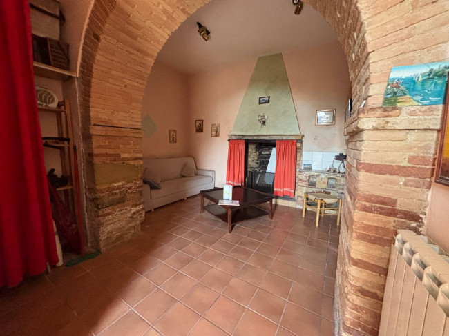 Appartamento con ingresso indipendente in vendita a Teramo