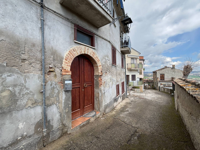 Appartamento con ingresso indipendente in vendita a Teramo