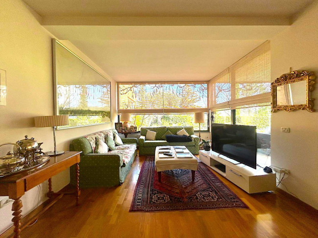 Villa con terrazzo e giardino in vendita a Teramo