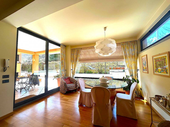 Villa con terrazzo e giardino in vendita a Teramo