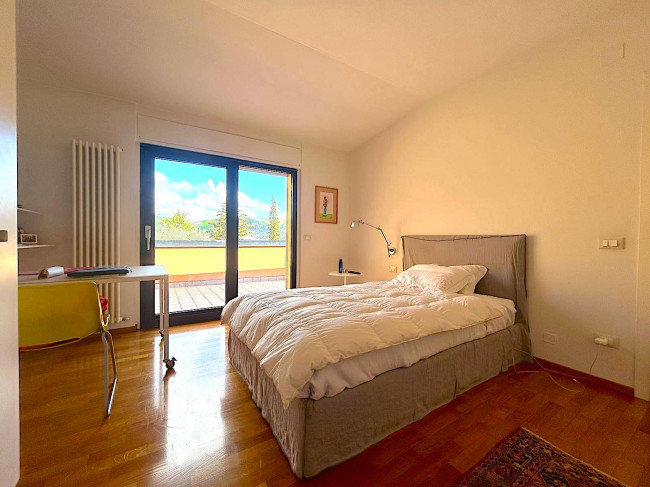 Villa con terrazzo e giardino in vendita a Teramo