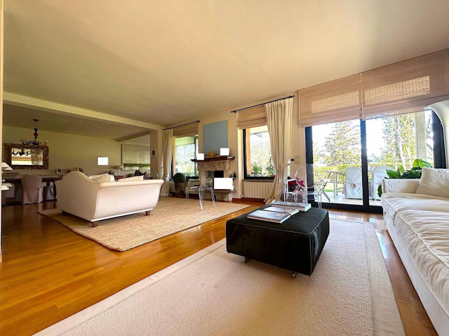 Villa con terrazzo e giardino in vendita a Teramo