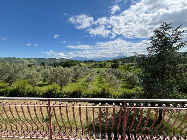 Casa singola in vendita a Torricella Sicura