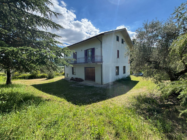 Casa singola in vendita a Torricella Sicura