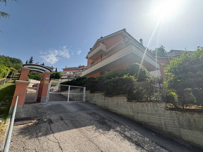 Appartamento con giardino in vendita a Teramo