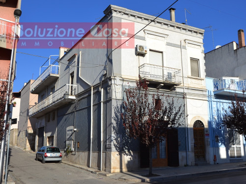 Casa indipendente in Vendita a Canosa di Puglia