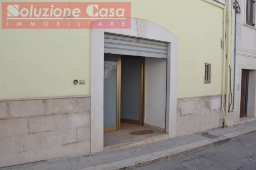 Locale commerciale in Affitto/Vendita a Canosa di Puglia