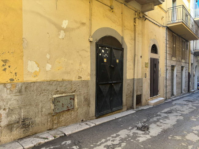 Locale commerciale in Affitto a Canosa di Puglia