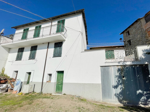 Villa in vendita a Lucinasco (IM)