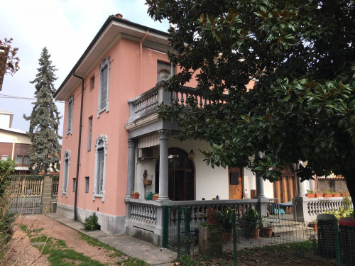 Villa in Vendita a Gallarate