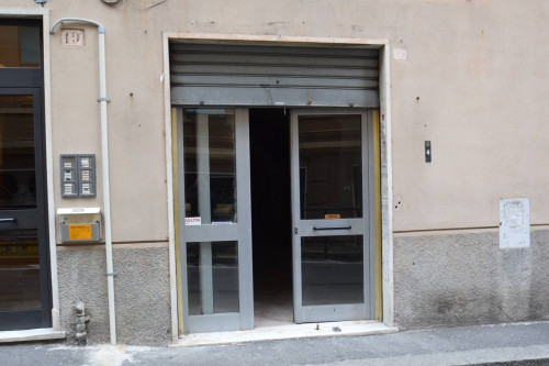 Negozio in affitto a Voltri, Genova (GE)