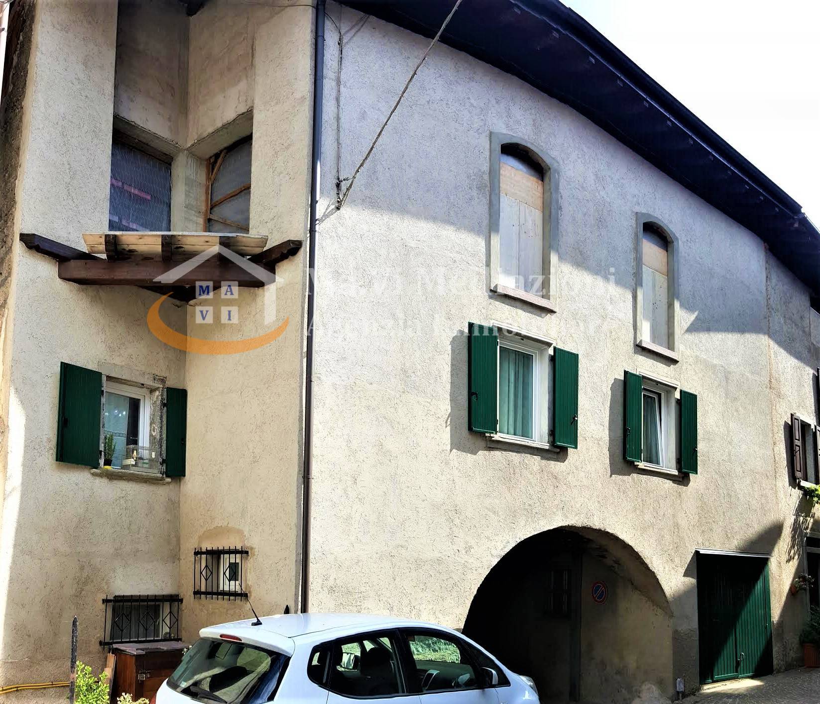 Semi-Detached House  in Ledro