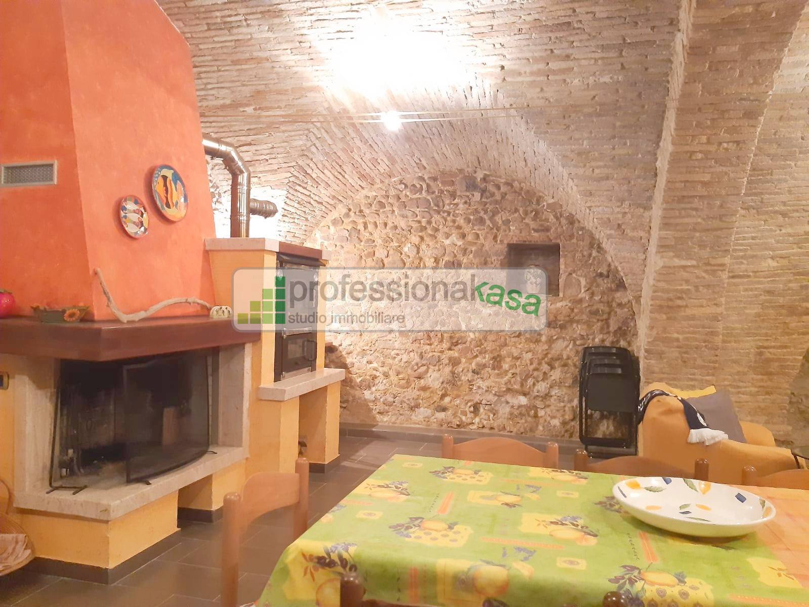 Appartamento con ingresso indipendente in Vendita - Vasto Chieti Centrale