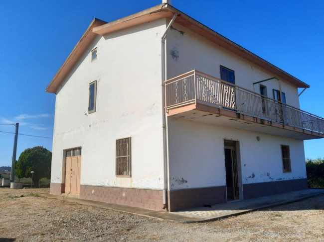 Casa indipendente in vendita a Montenero Di Bisaccia (CB)
