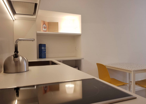 UDINE CENTRO STORICO, ELEGANTE MONOLOCALE BEN ARREDATO