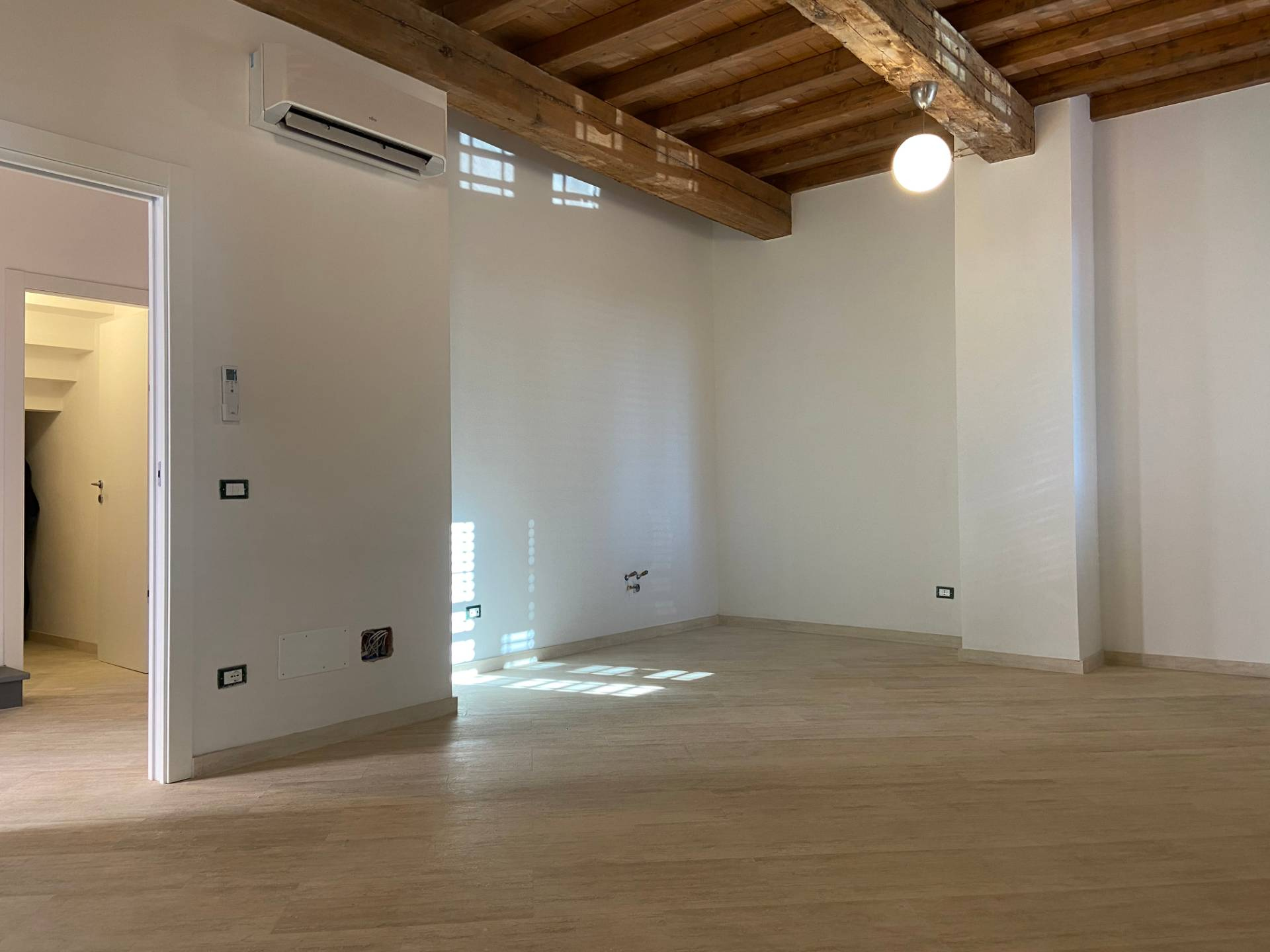  livorno vendita quart: venezia - pontino megaron immobiliare - pisa - pontedera - livorno - lucca