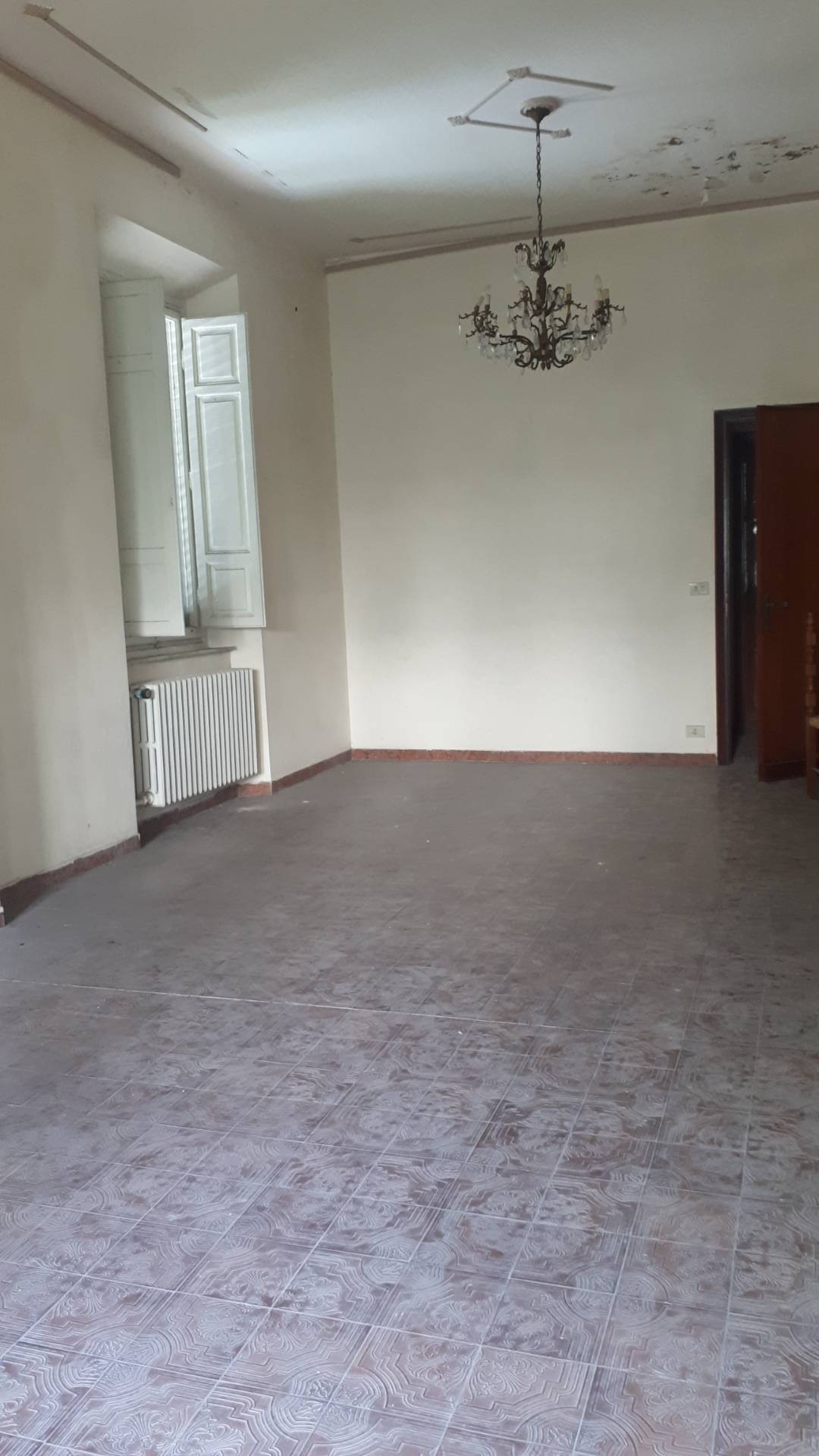  lucca vendita quart: arancio megaron immobiliare - pisa - pontedera - livorno - lucca