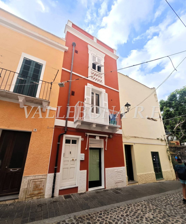 Palazzina terra-cielo in Vendita a Carloforte