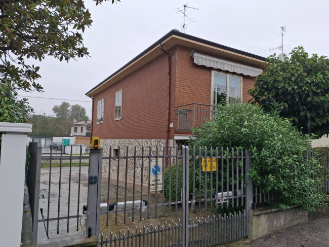 Casa indipendente in vendita a Ferrara (FE)