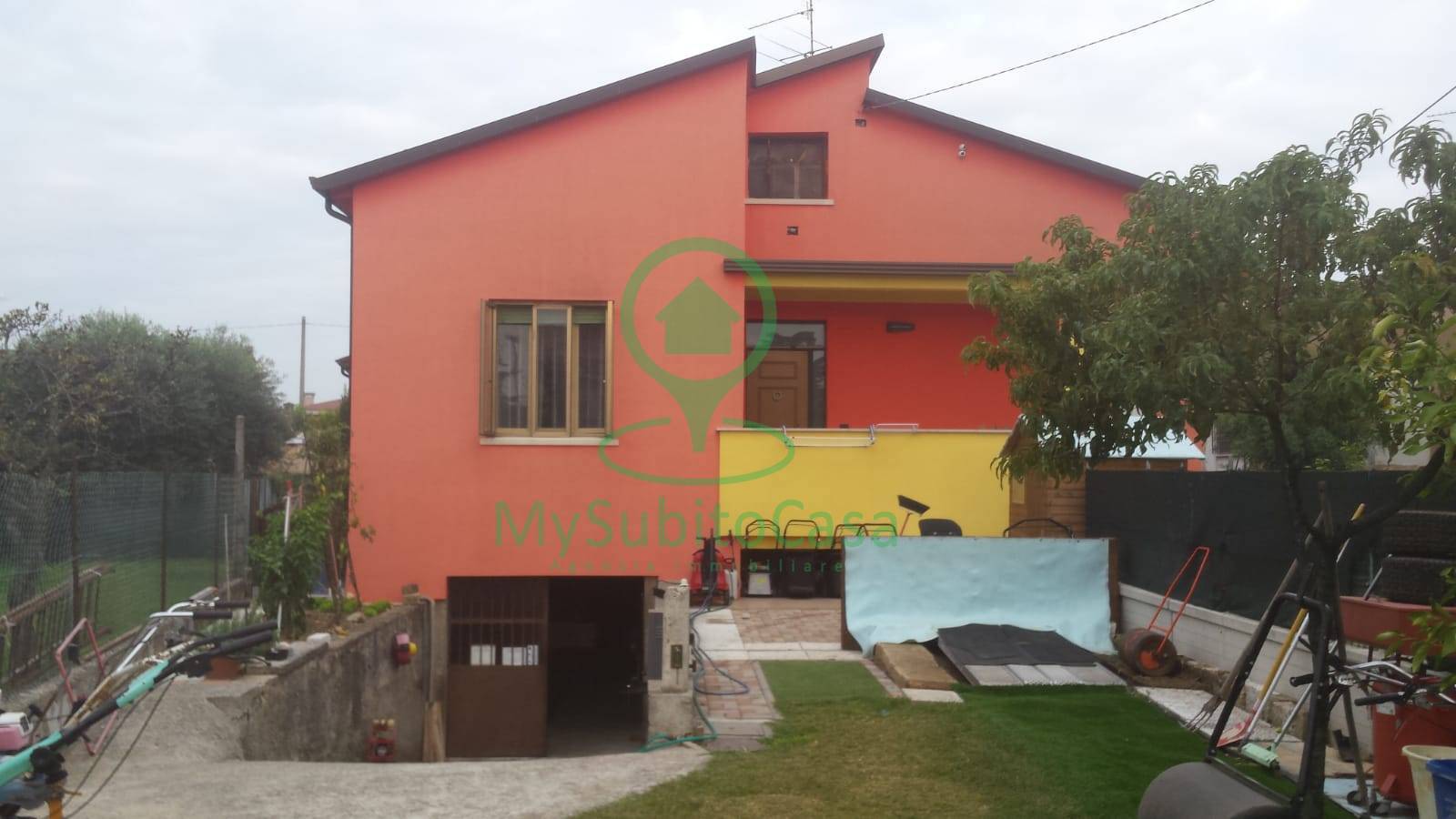 Casa indipendente in vendita a Castiglione Delle Stiviere (MN)