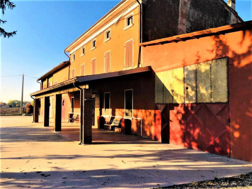 Rustico/Casale/Corte in Vendita a Castel Goffredo