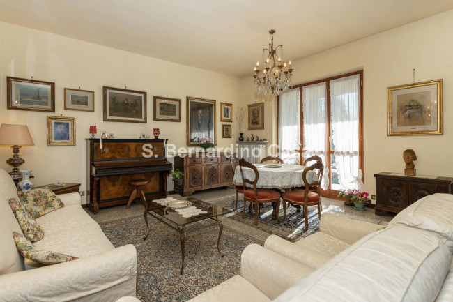 Villa in vendita a Azzano San Paolo (BG)
