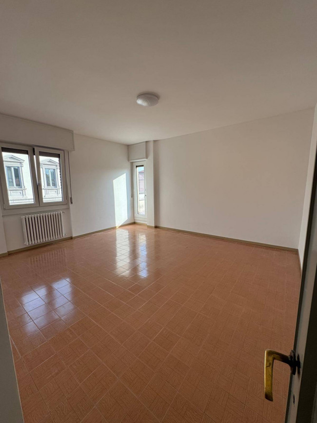 Pentalocale in affitto a Treviolo