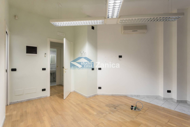 Locale commerciale in affitto a Bergamo