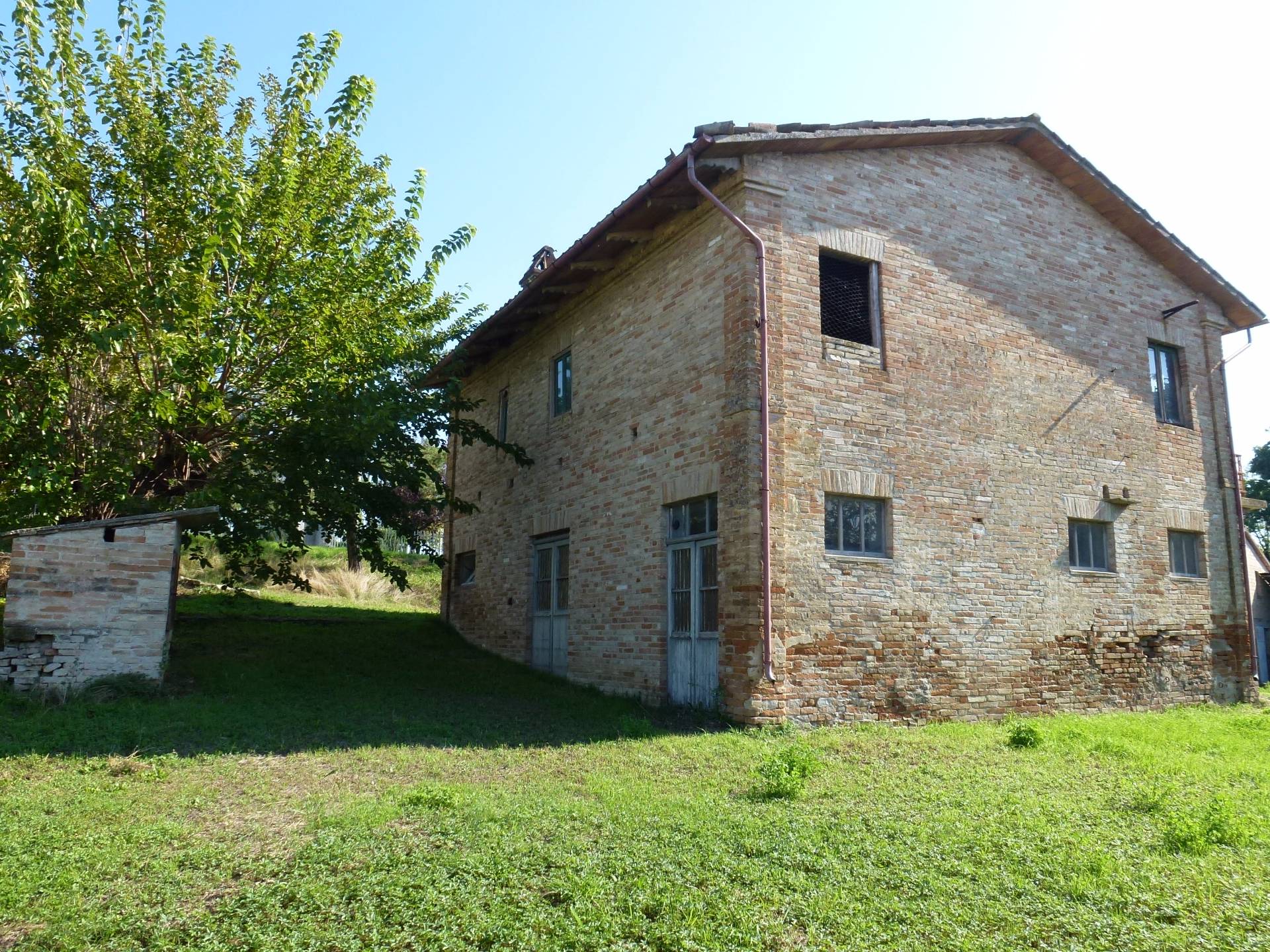 Villa Unifamiliare - Indipendente FALERONE vendita  Piane di Falerone  Re Casa Immobiliare S.R.L.