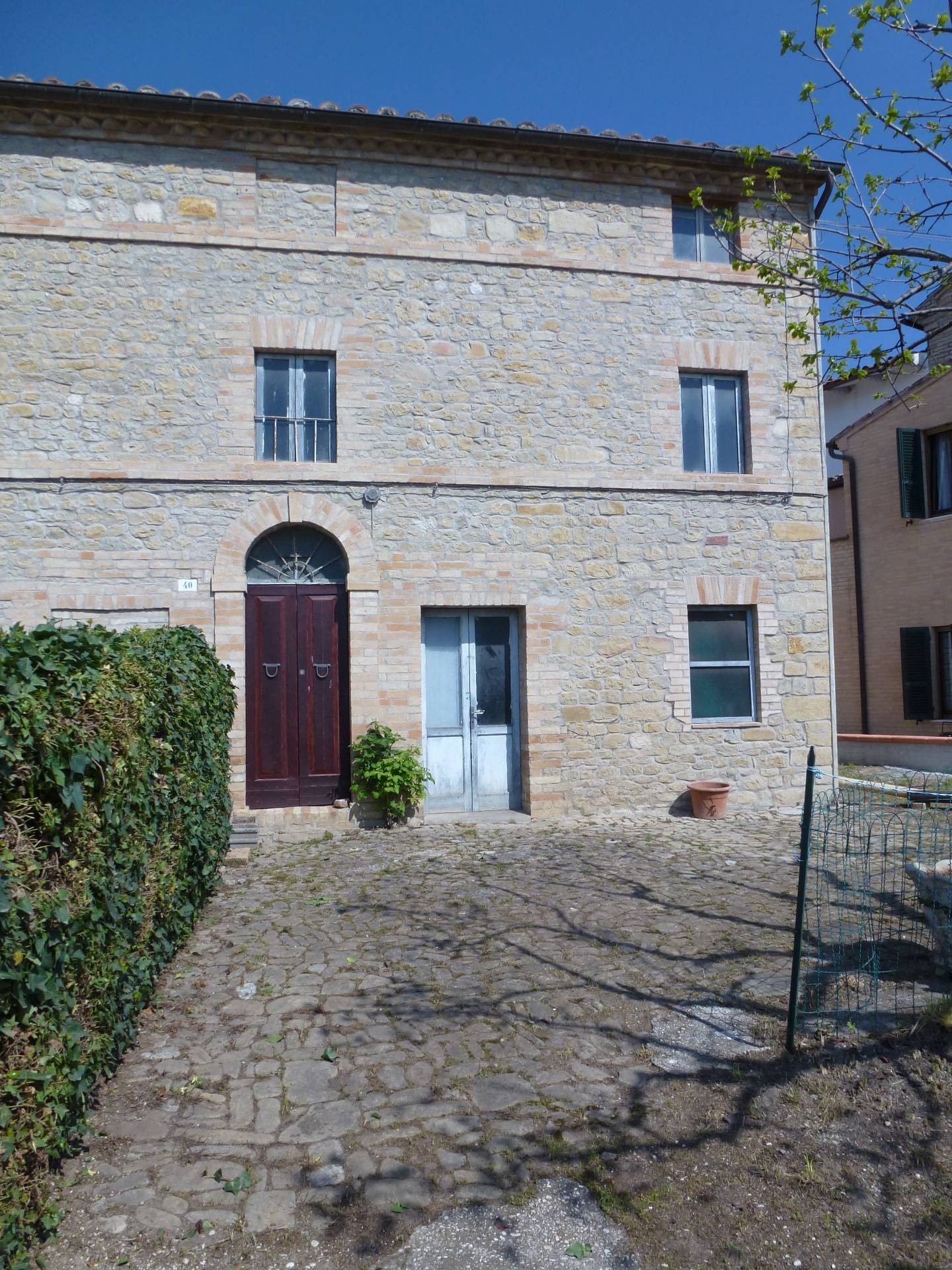 Villa Bifamiliare FALERONE vendita  Piane di Falerone  Re Casa Immobiliare S.R.L.