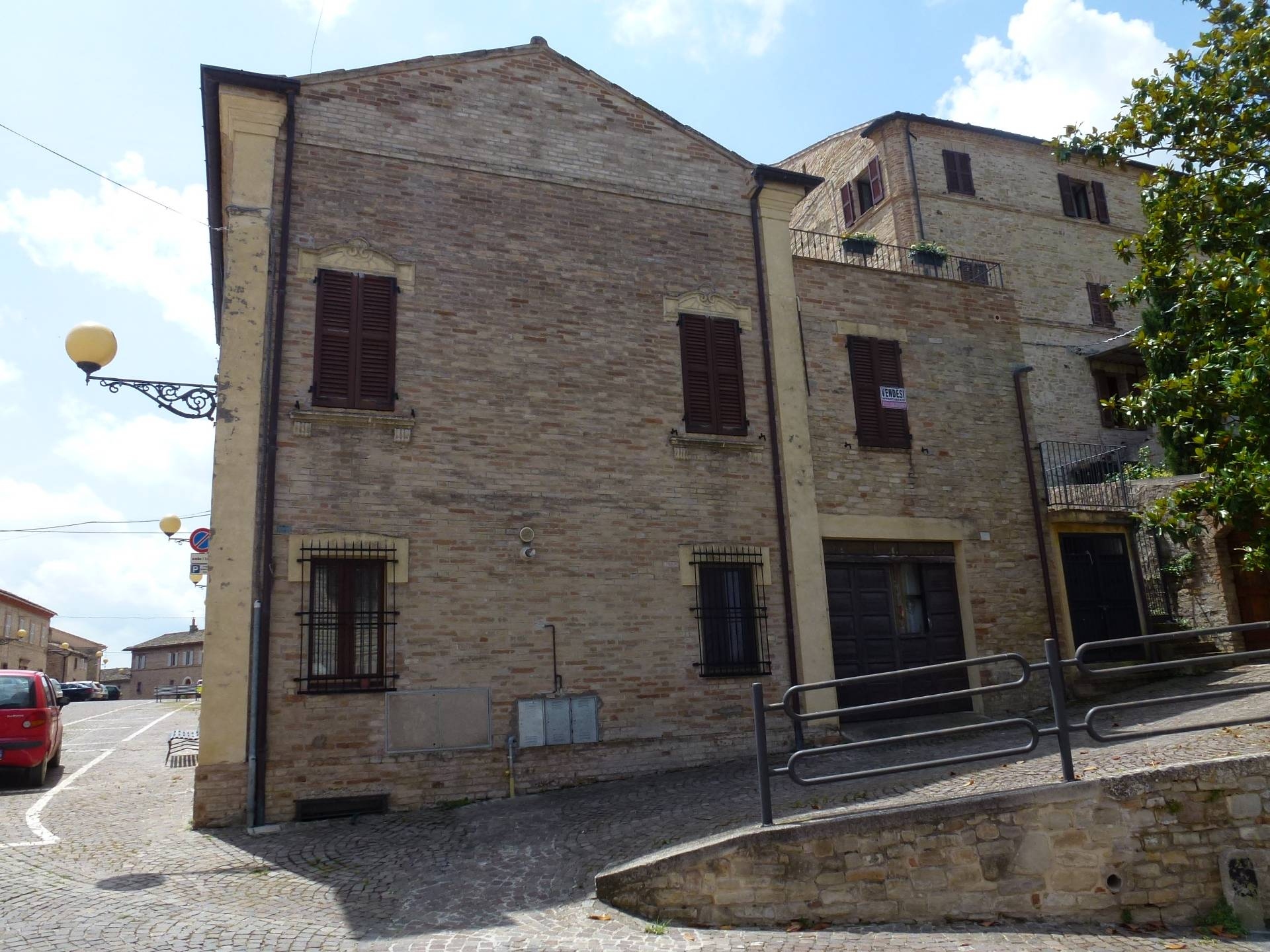  monteleone di fermo vendita quart:  re casa immobiliare s.r.l.