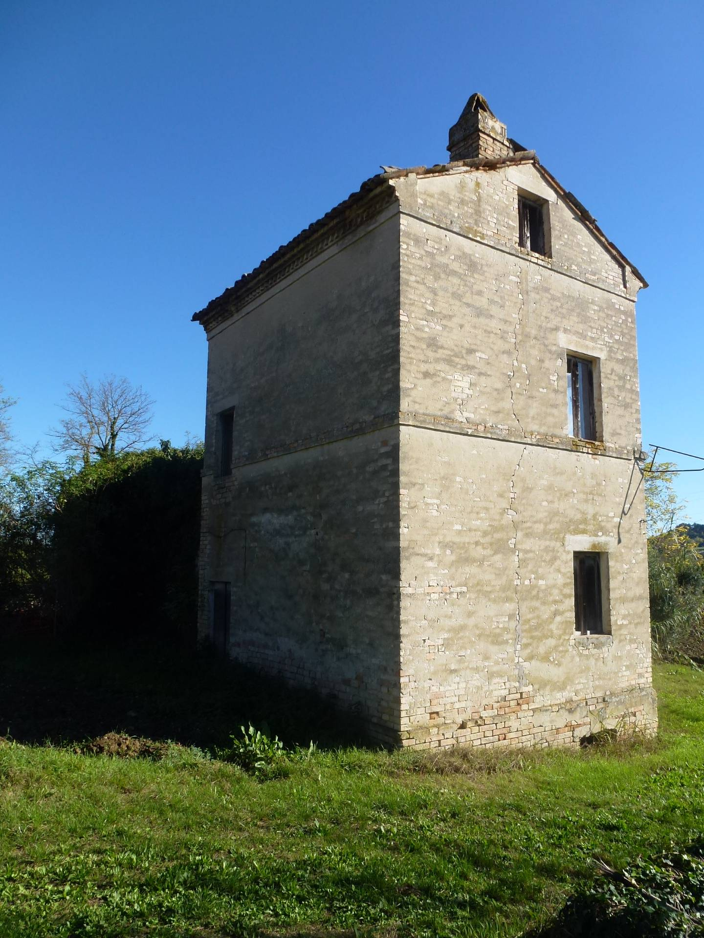 Villa Bifamiliare MONTEGIORGIO vendita  Piane di Montegiorgio  Re Casa Immobiliare S.R.L.