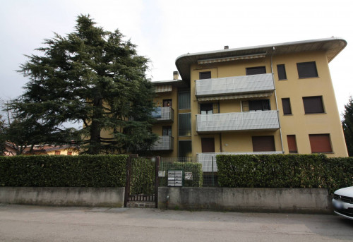 Appartamento in Vendita a Veduggio con Colzano