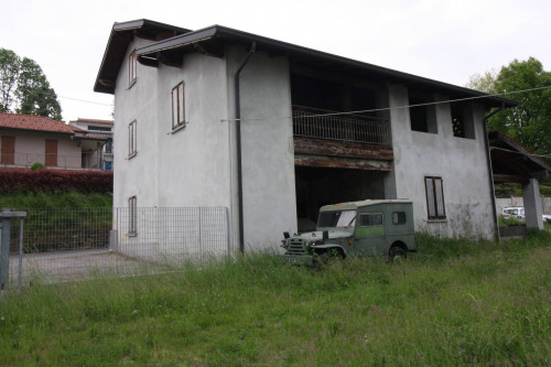 Villa in vendita a Barzago (LC)
