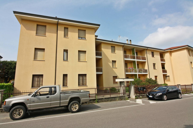 Appartamento in Vendita a Veduggio con Colzano