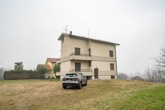 Appartamento in Vendita a Cassago Brianza