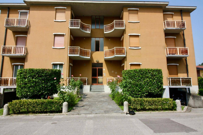 Appartamento in Vendita a Veduggio con Colzano